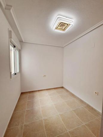 Piso en calle Reina Sofía