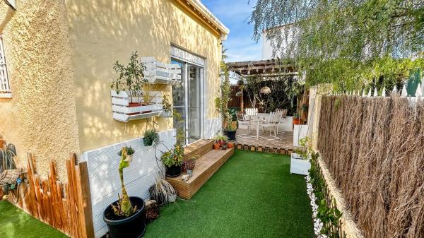 Chalet en calle Oslo - Urb. La Marina s/n