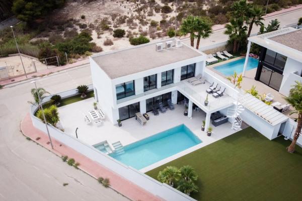 Casa independiente en calle Berruguete, 13