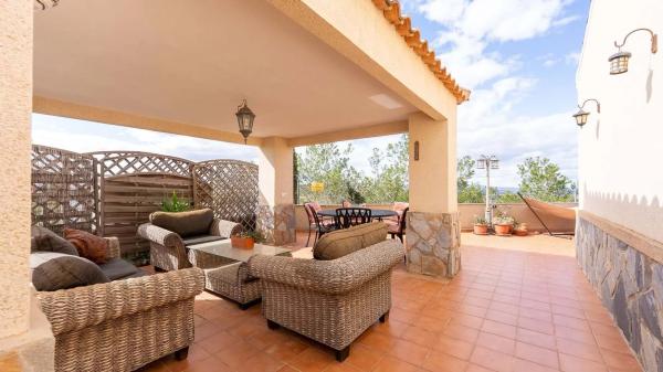 Casa independiente en calle Aracena