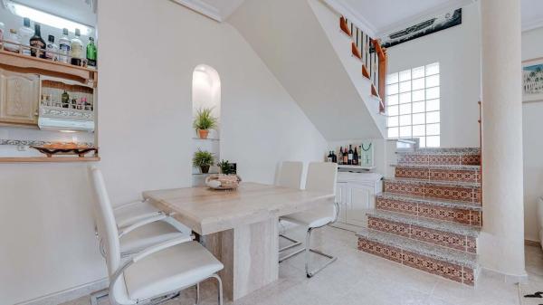 Casa independiente en calle Aracena