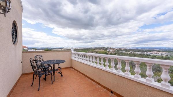 Casa independiente en calle Aracena