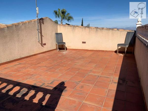 Casa independiente en calle Dinamarca