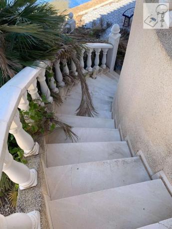 Casa independiente en calle Dinamarca