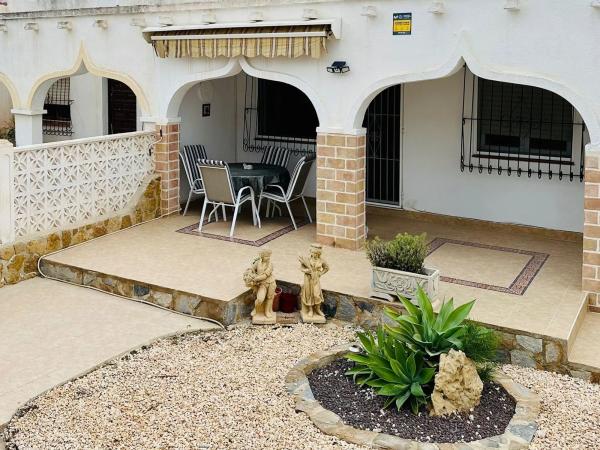 Chalet pareado en calle Claveles Balcón Costa, 27