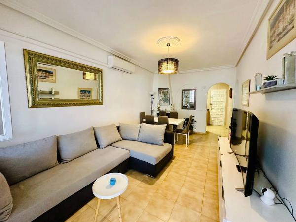 Chalet pareado en calle Claveles Balcón Costa, 27