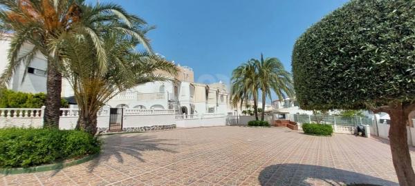 Chalet en Barrio Cabo Cervera