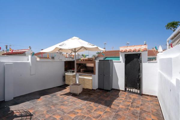 Chalet adosado en calle Saeta