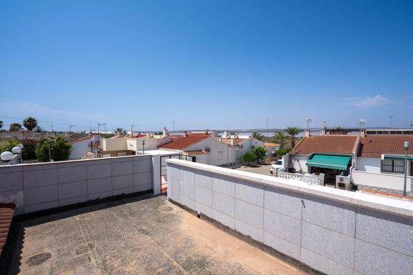 Chalet adosado en calle Saeta