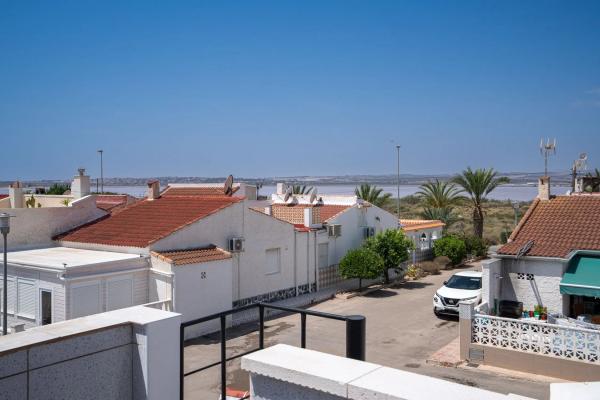 Chalet adosado en calle Saeta