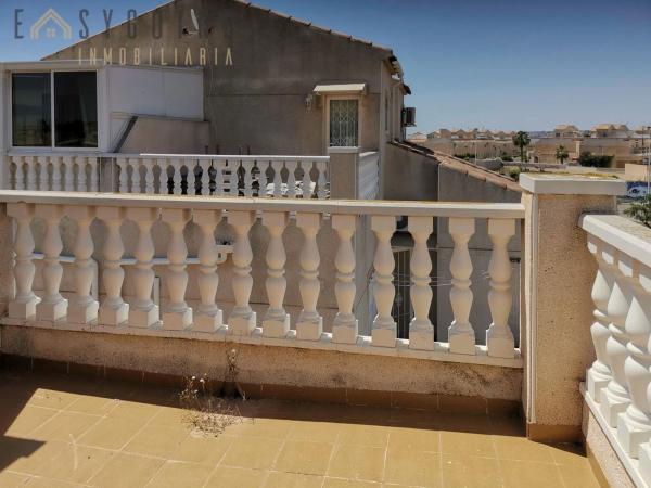 Chalet adosado en calle las Abubillas