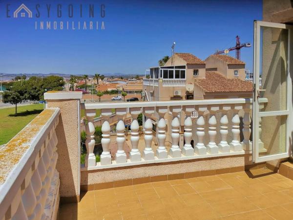 Chalet adosado en calle las Abubillas