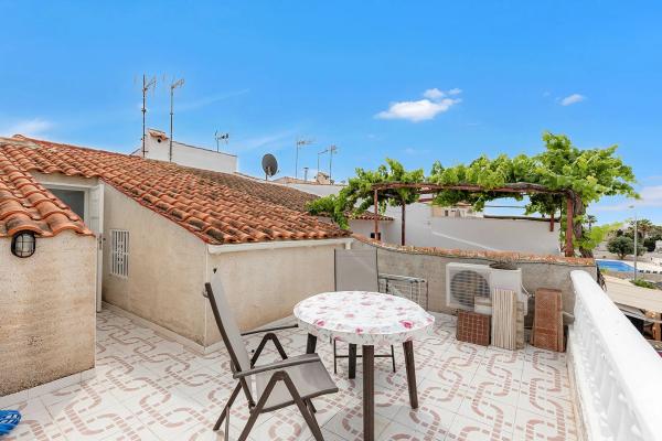 Chalet adosado en calle Lejona s/n