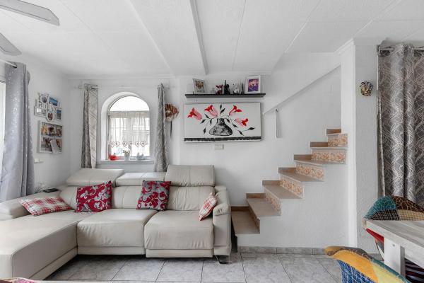 Chalet adosado en calle Lejona s/n