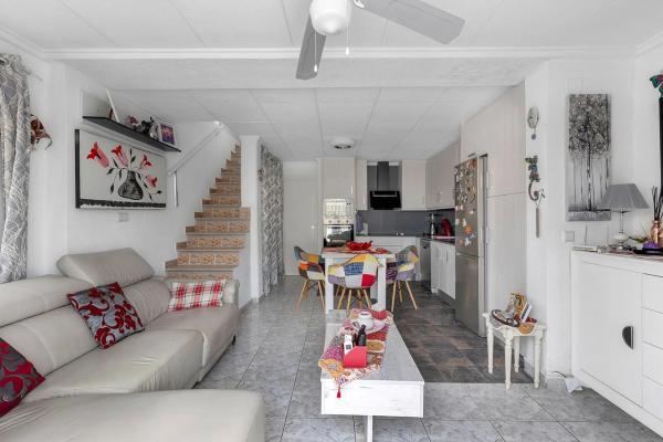 Chalet adosado en calle Lejona s/n