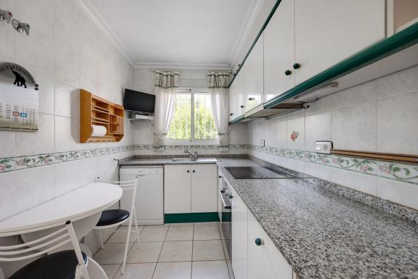 Casa independiente en Av Castuera