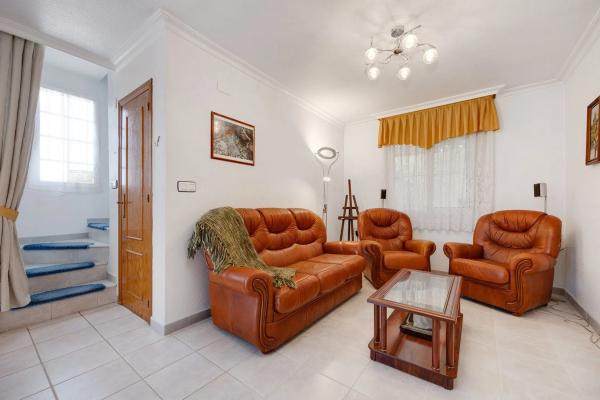 Casa independiente en Av Castuera