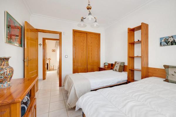 Casa independiente en Av Castuera