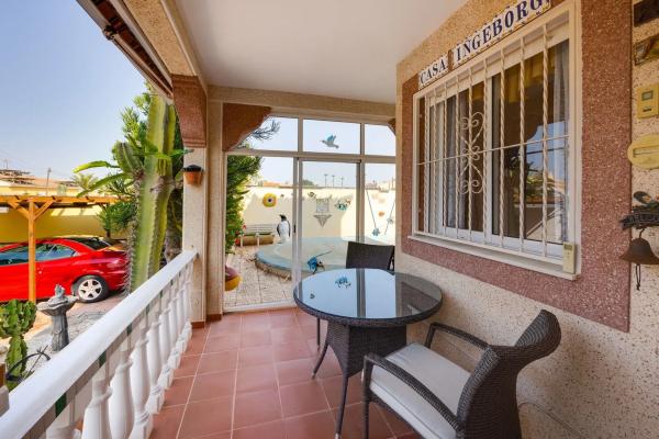 Casa independiente en Av Castuera