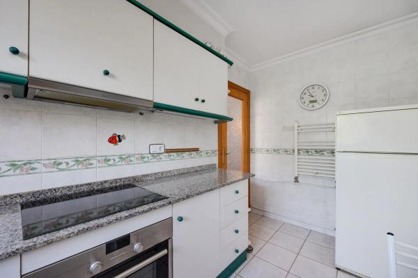 Casa independiente en Av Castuera