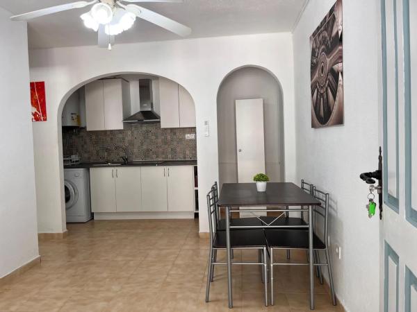 Chalet adosado en avenida Laguna Azul