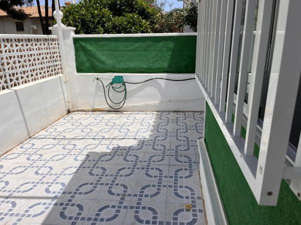 Chalet adosado en avenida Laguna Azul