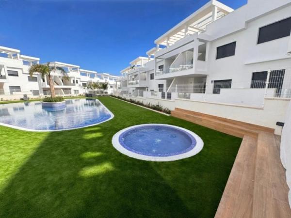 Casa independiente en avenida de Denia