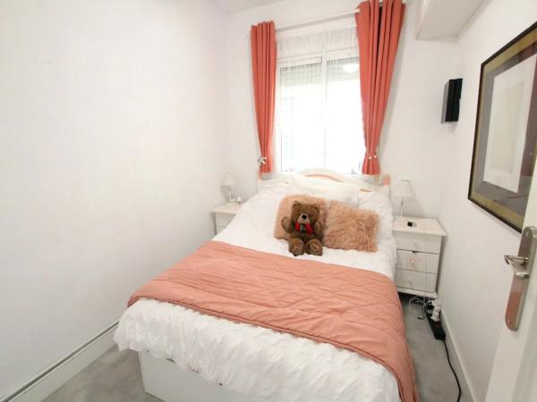 Chalet adosado en calle Estonia