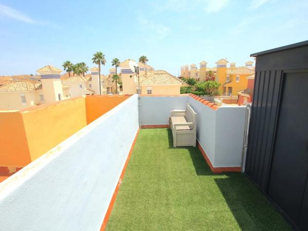 Chalet adosado en calle Estonia