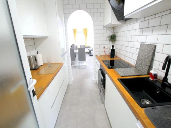 Chalet adosado en calle Estonia