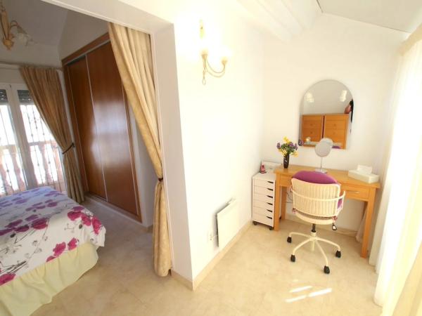 Casa independiente en calle Río Navia