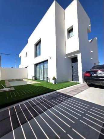 Casa independiente en calle Vicente Aleixandre s/n