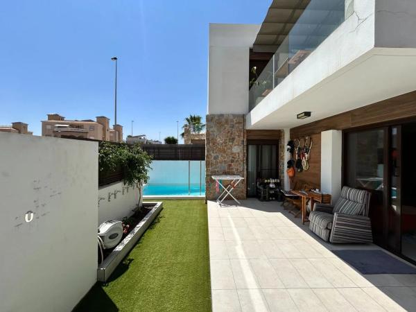 Casa independiente en avenida de Torrevieja
