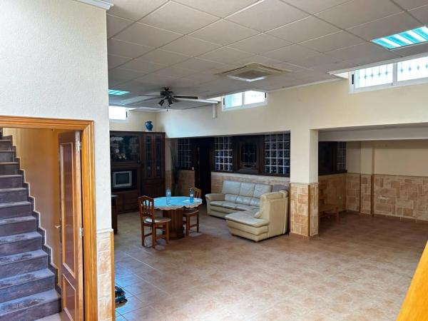 Chalet adosado en calle Lebeche, 13