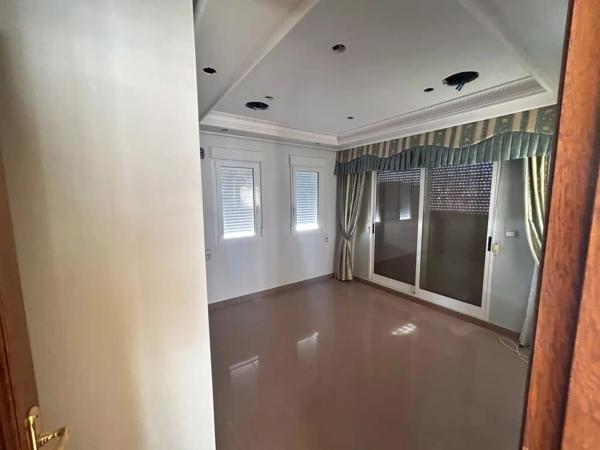 Chalet adosado en calle Lebeche, 13