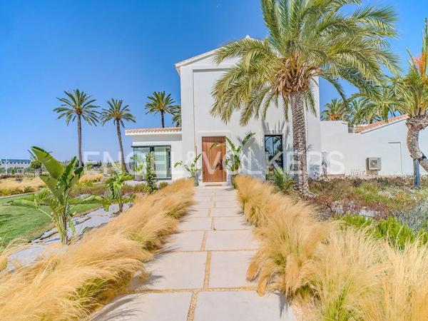 Casa independiente en vereda de Boluda