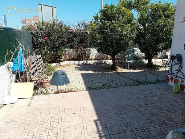 Chalet adosado en avenida Valencia