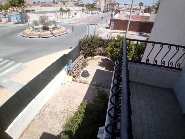 Chalet adosado en avenida Valencia