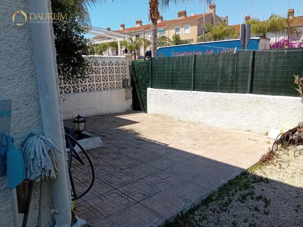 Chalet adosado en avenida Valencia