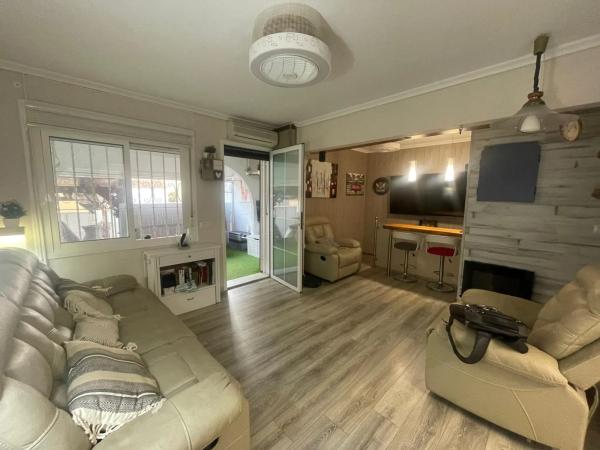 Chalet adosado en calle Canarias