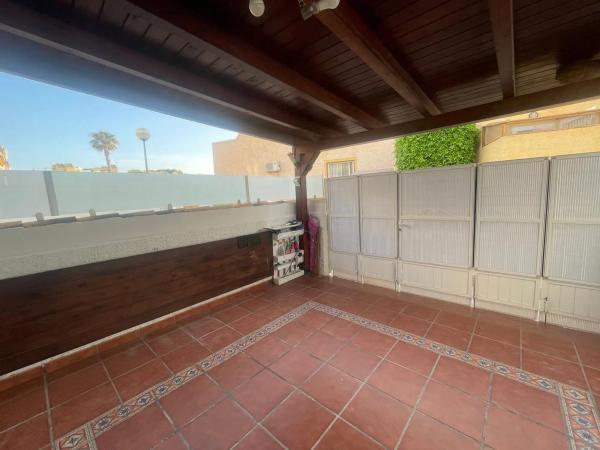 Chalet adosado en calle Canarias