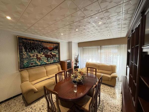 Piso en calle Josep Bernad Amorós