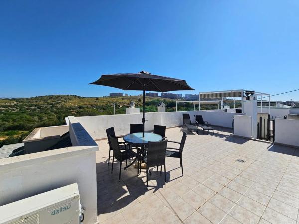 Casa independiente en avenida de Noruega