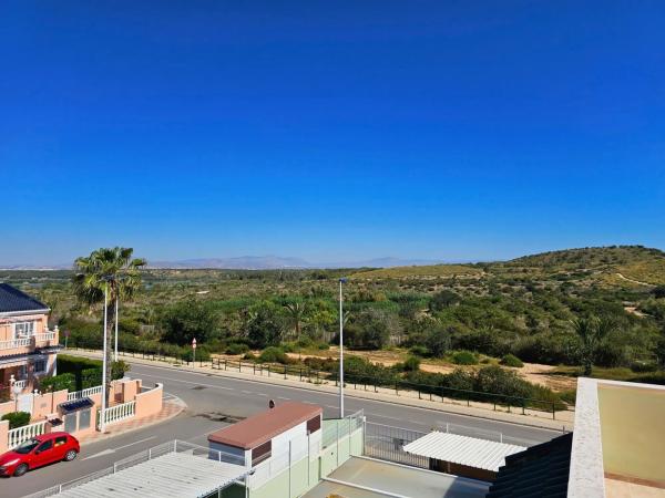 Casa independiente en avenida de Noruega
