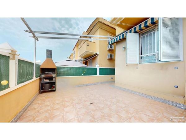 Chalet adosado en calle Monte de Santa Pola, 35