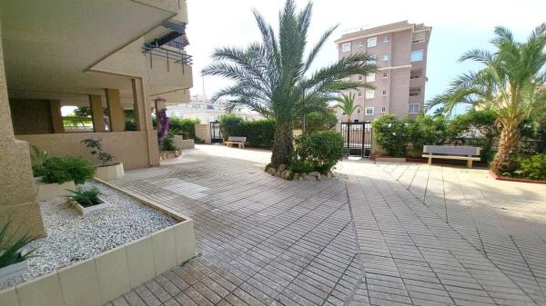 Piso en Arenales del Sol