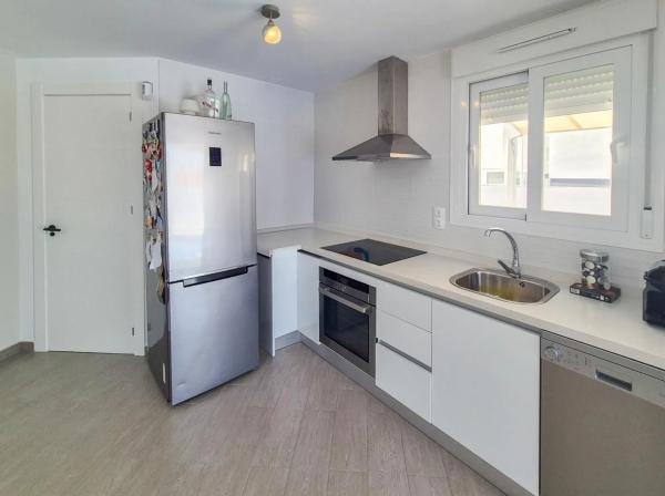 Chalet pareado en calle de Creta