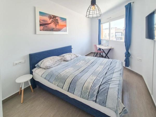 Chalet pareado en calle de Creta