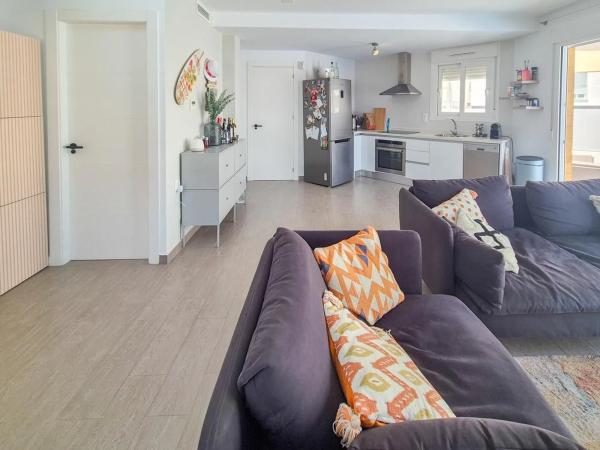 Chalet pareado en calle de Creta