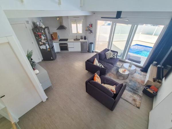 Chalet pareado en calle de Creta